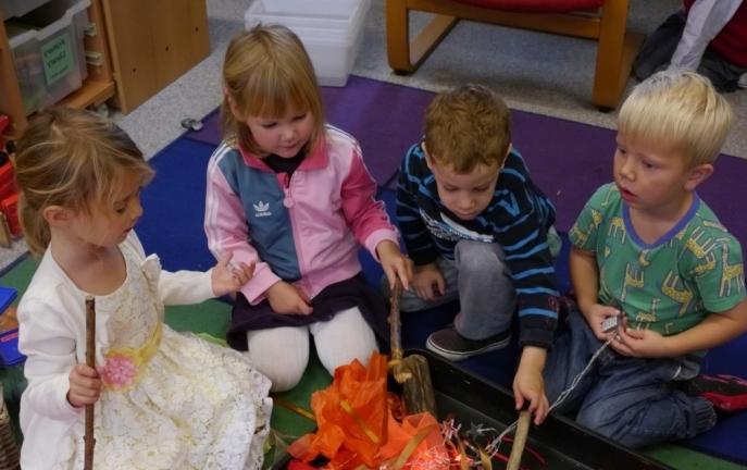 एक बालवाड़ी के प्रारंभिक समूह में शरद ऋतु के त्योहार को कैसे व्यवस्थित करें?