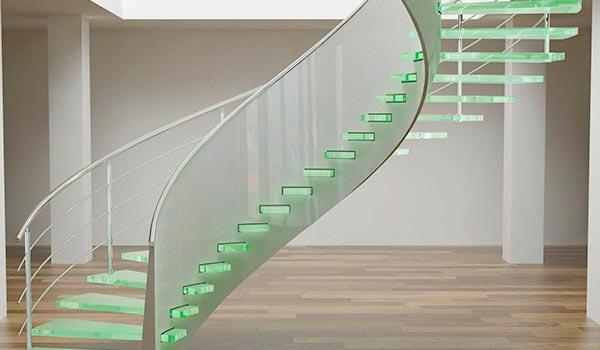 निजी घर में सीढ़ियों का डिजाइन: पसंद की विशेषताएं