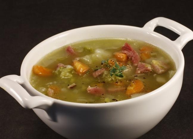 मल्टीिनार "पैनासोनिक" में कैसे एक अमीर मटर का सूप पकाने के लिए?
