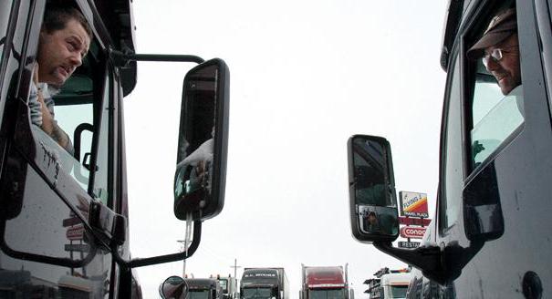 रूस में ट्रक चालक कितने समय कमाते हैं