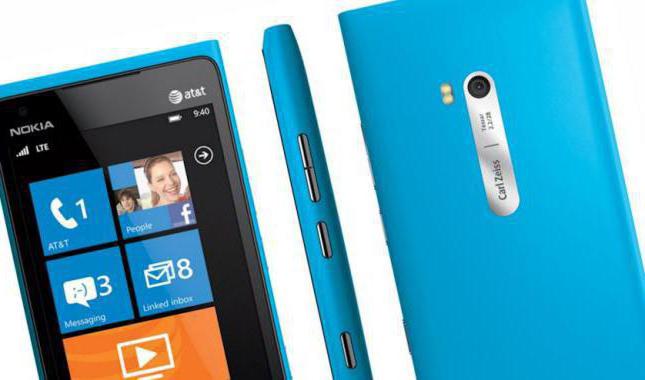 नोकिया Lumia 900 को अपडेट करने के लिए