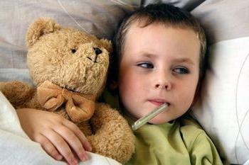 बच्चे को दस्त और बुखार है: इस स्थिति में क्या करना है?